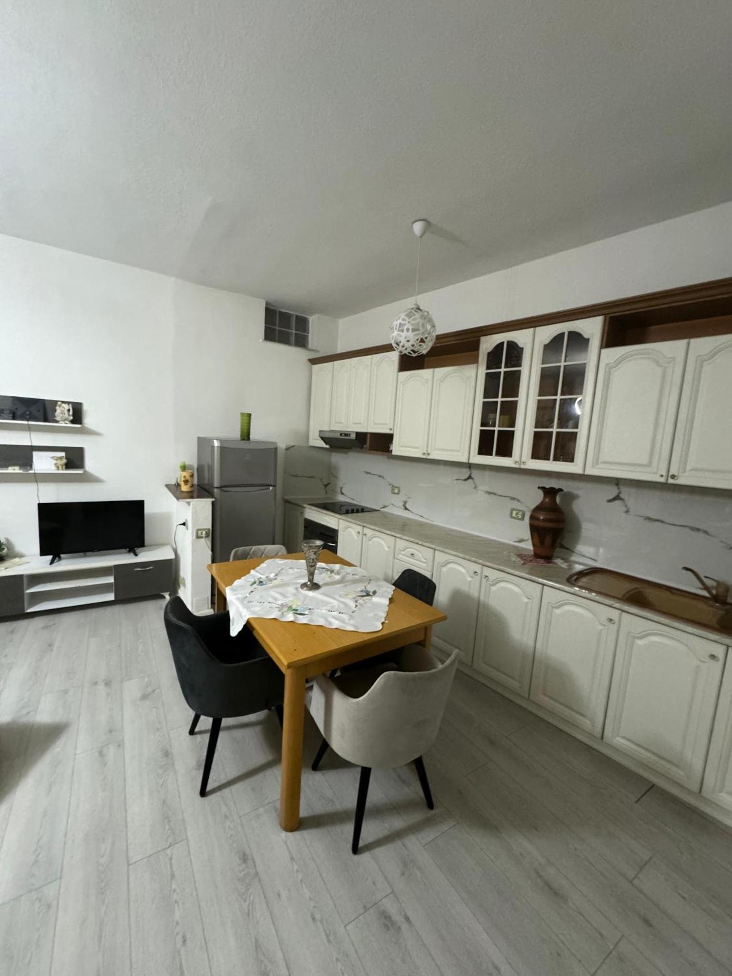 Center Of Tirana Apartment Eksteriør billede